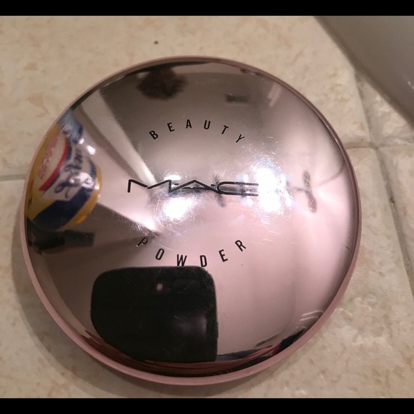 MAC - Picture 2 of 4